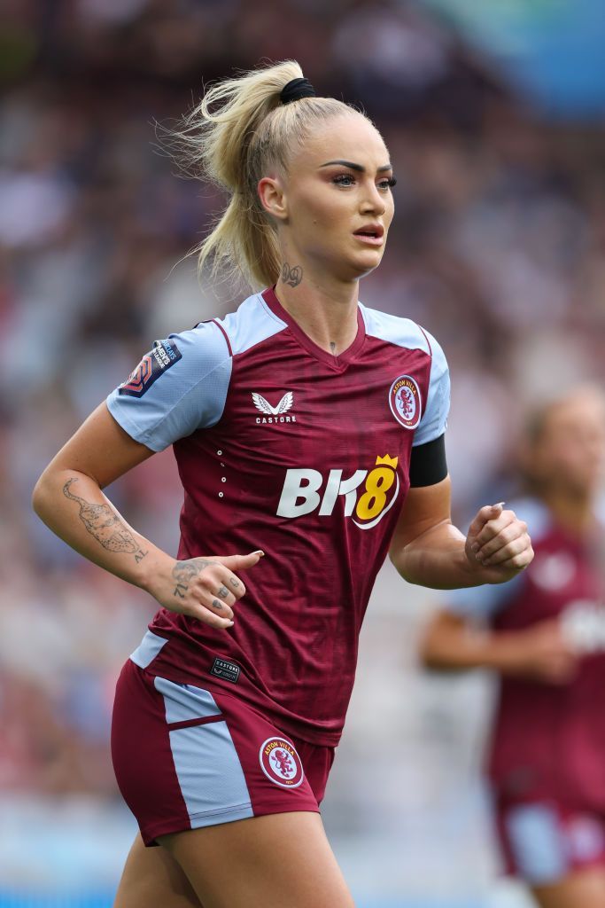 Ofertă 'nesimțită' primită de cea mai sexy fotbalistă pentru o noapte de amor! Cu cât o plătea o celebritate _16
