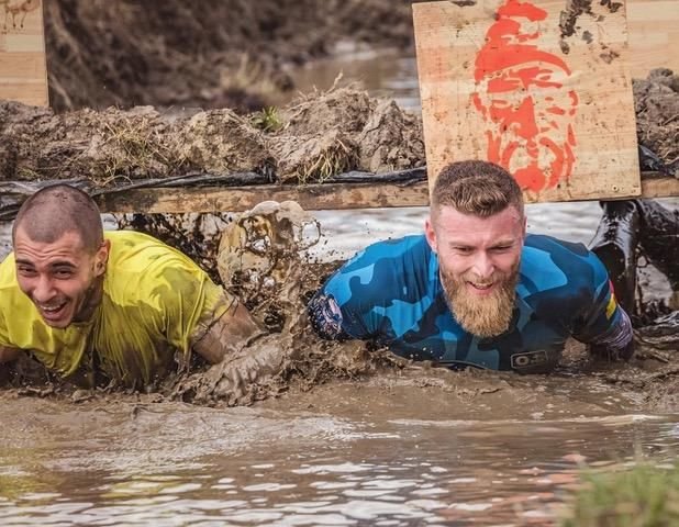Sport cu obstacole: sânge, noroi, sârmă ghimpată, aventură, solidaritate. Interviu cu Cristian Buzea, fost campion național de atletism_4