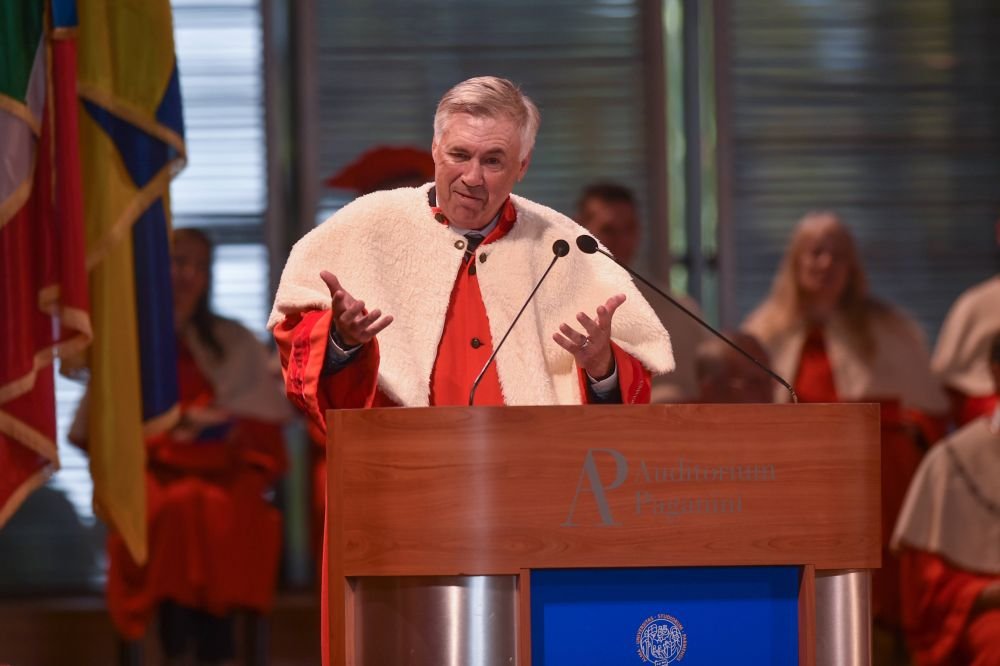 Carlo Ancelotti, dat de gol de rectorul Universității din Parma după ce a fost învestit Doctor Honoris Causa: „Îl așteaptă o aventură extraordinară!” _10