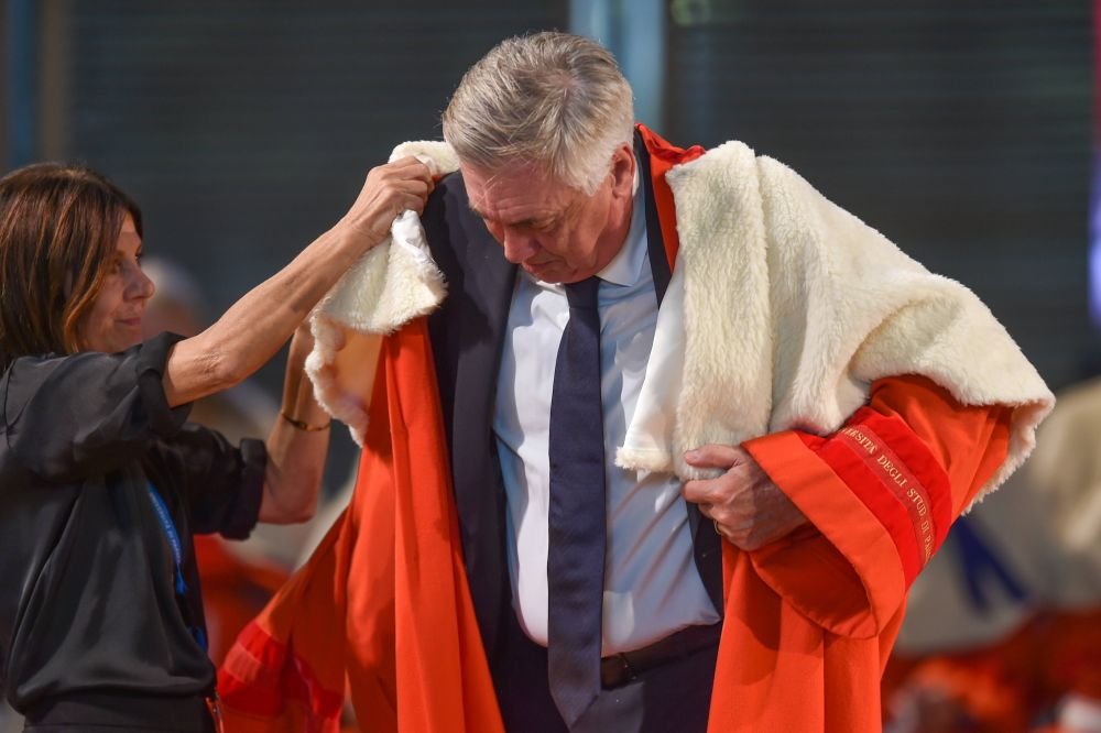Carlo Ancelotti, dat de gol de rectorul Universității din Parma după ce a fost învestit Doctor Honoris Causa: „Îl așteaptă o aventură extraordinară!” _12