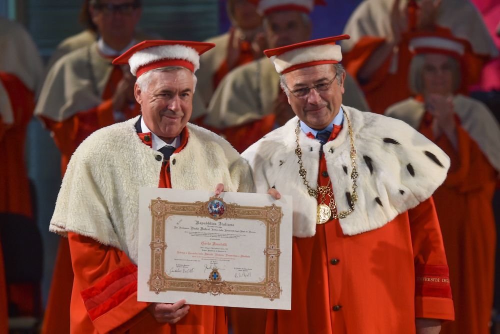 Carlo Ancelotti, dat de gol de rectorul Universității din Parma după ce a fost &icirc;nvestit Doctor Honoris Causa: &bdquo;&Icirc;l așteaptă o aventură extraordinară!&rdquo;&nbsp;