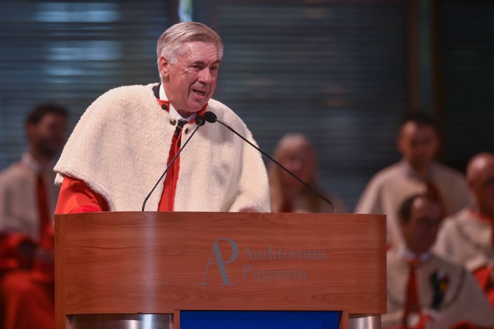 Carlo Ancelotti, dat de gol de rectorul Universității din Parma după ce a fost învestit Doctor Honoris Causa: „Îl așteaptă o aventură extraordinară!” _15