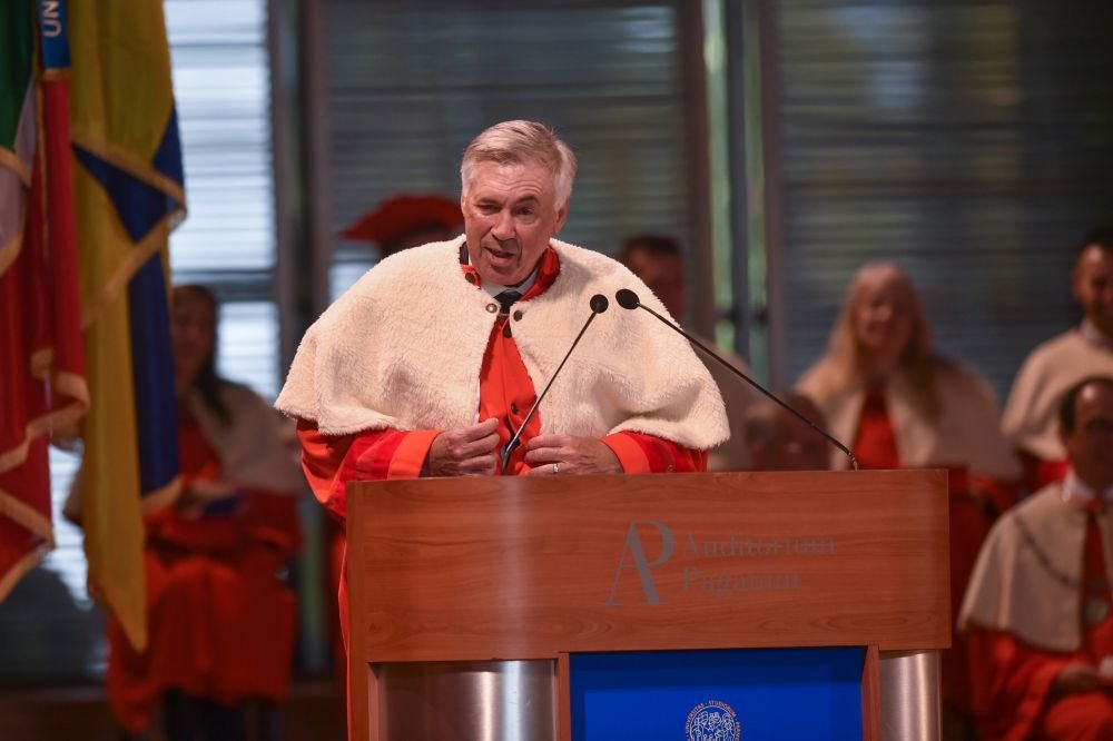 Carlo Ancelotti, dat de gol de rectorul Universității din Parma după ce a fost învestit Doctor Honoris Causa: „Îl așteaptă o aventură extraordinară!” _19