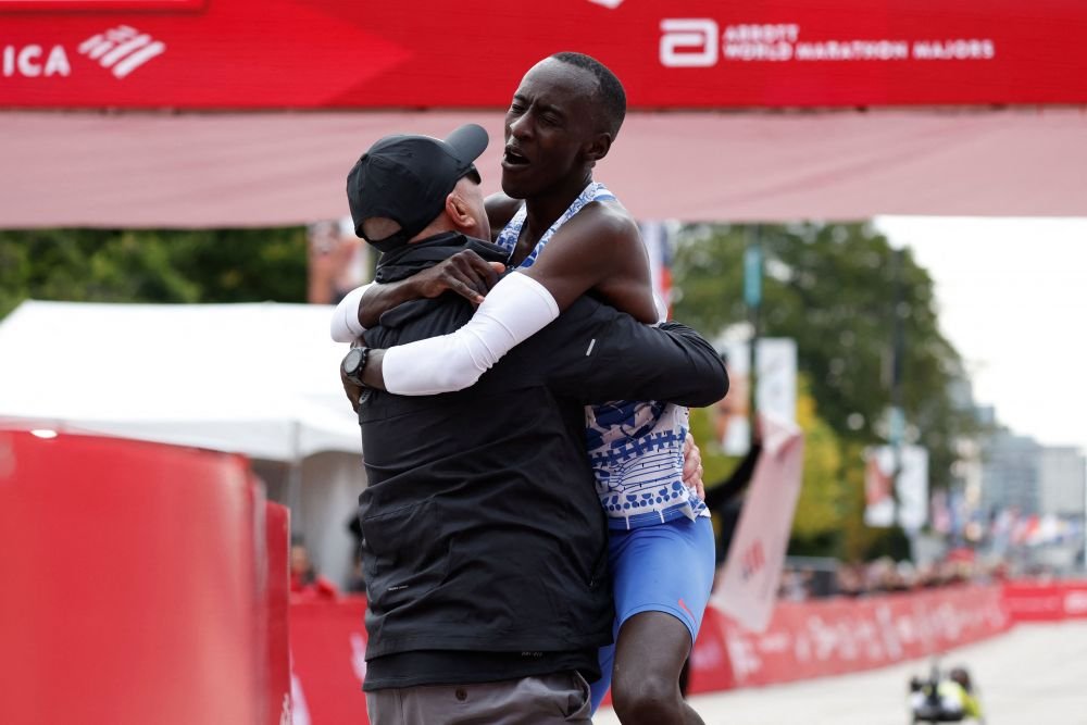 Vali Tomescu, expert în maraton, lămurește pentru Sport.ro recordul mondial stabilit la Chicago de Kelvin Kiptum, dar are și semne de întrebare după ce a analizat explicațiile antrenorului sportivului kenyan_22