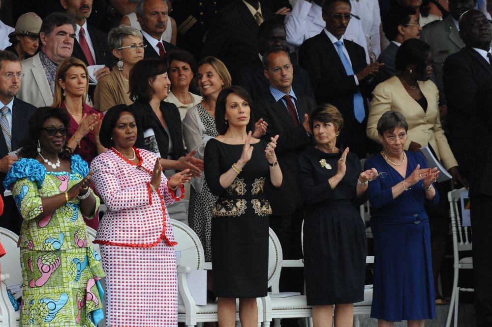 Cum arată Sylvia, soția franțuzoaică a dictatorului Ali Bongo, trimisă astăzi în închisoare de junta militară din Gabon_11