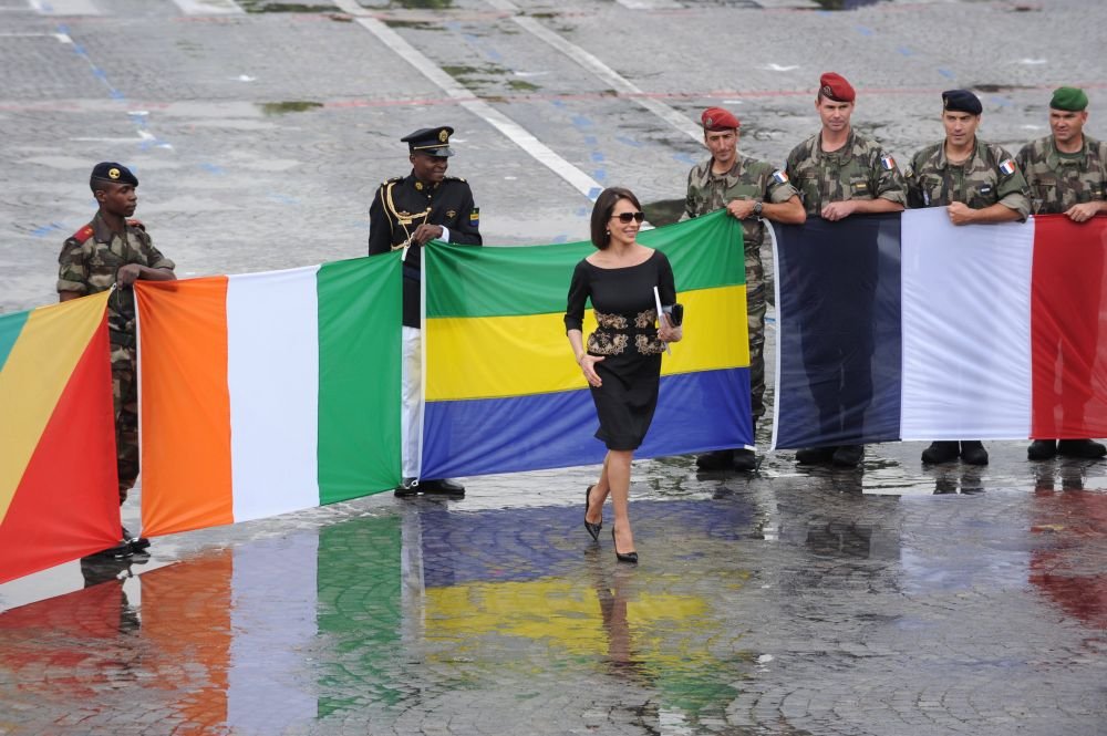 Cum arată Sylvia, soția franțuzoaică a dictatorului Ali Bongo, trimisă astăzi în închisoare de junta militară din Gabon_12