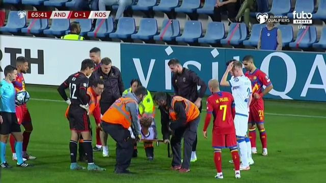 Lovitură grea pentru Rapid! Albion Rrahmani a fost scos pe targă și este suspect de o accidentare dură_2