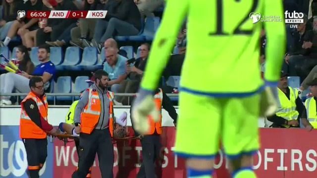 Lovitură grea pentru Rapid! Albion Rrahmani a fost scos pe targă și este suspect de o accidentare dură_7