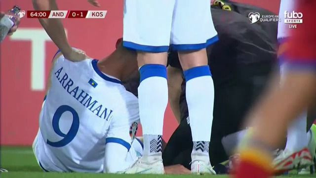 Lovitură grea pentru Rapid! Albion Rrahmani a fost scos pe targă și este suspect de o accidentare dură_10