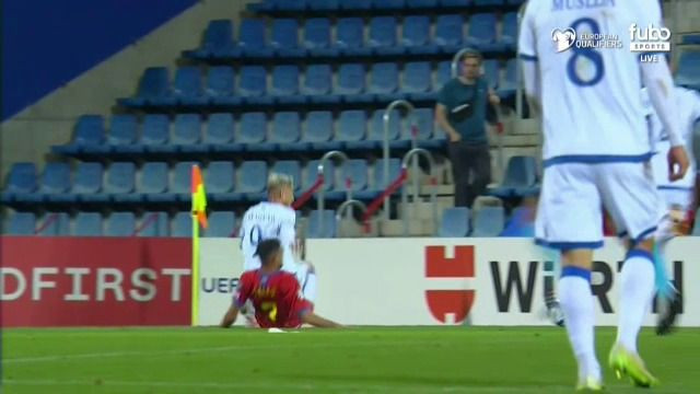 Lovitură grea pentru Rapid! Albion Rrahmani a fost scos pe targă și este suspect de o accidentare dură_14