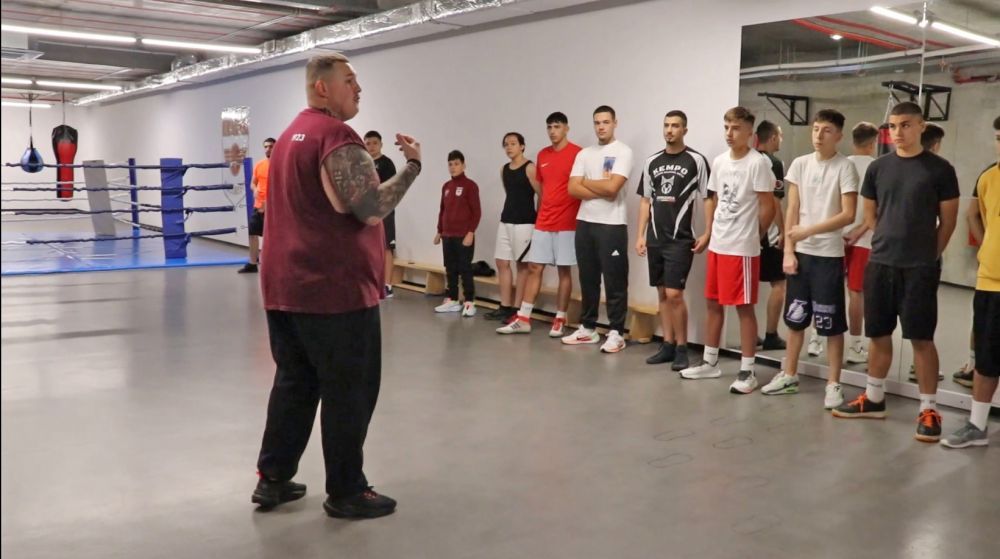 Ronaldo din Giulești e ultras în galeria Rapidului, antrenor de box și s-a mutat de acasă ca să fie aproape de noul stadion_10