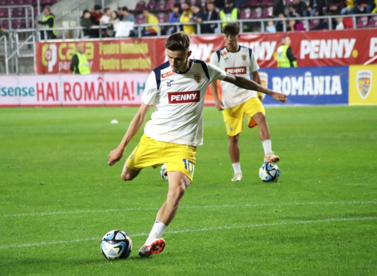 Tavi Popescu, înjurat din peluză, idolatrizat de copii, la primul meci cu banderola naționalei U21_4