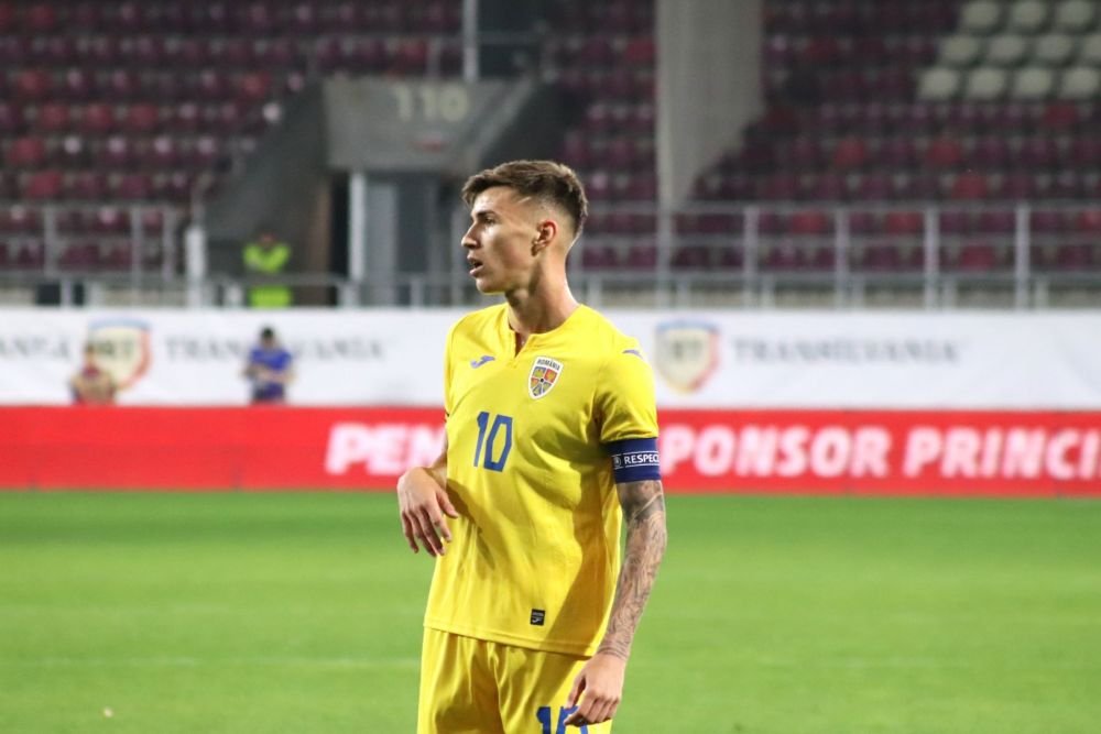 Tavi Popescu, înjurat din peluză, idolatrizat de copii, la primul meci cu banderola naționalei U21_13