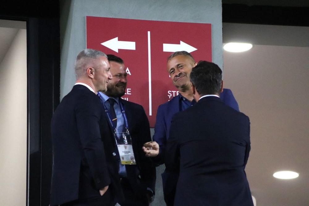 Răzvan Burleanu a discutat mult cu 