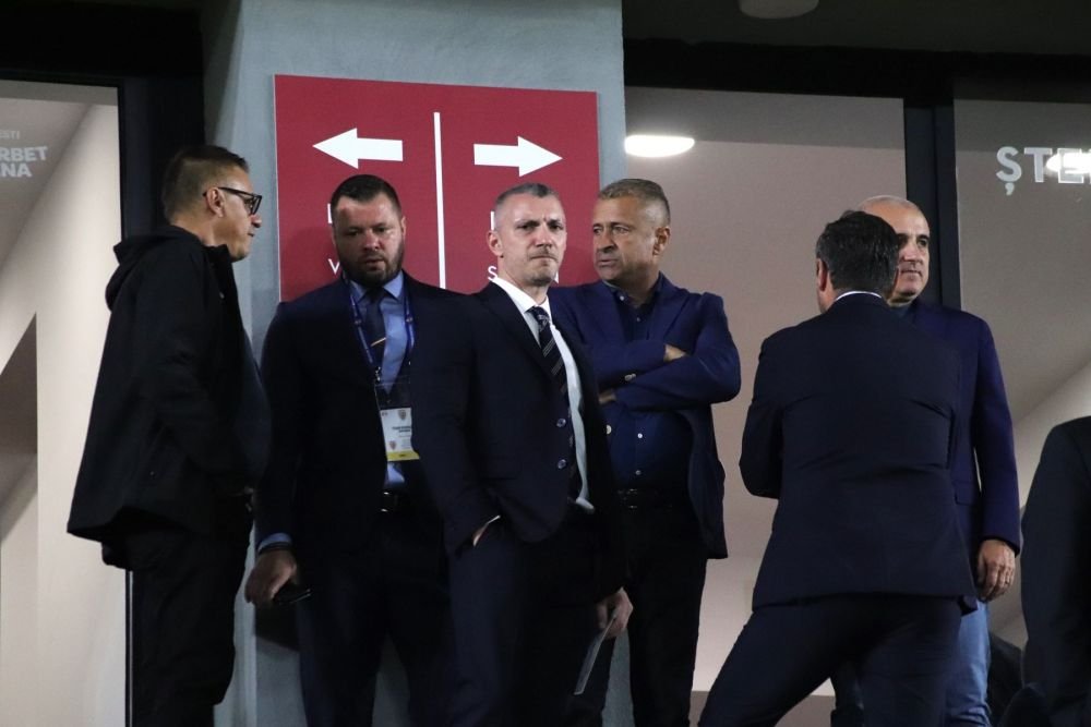 Răzvan Burleanu a discutat mult cu 