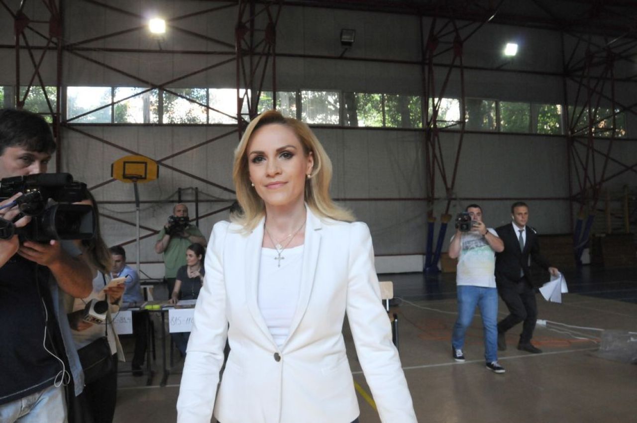 Câți ani de pușcărie au fost prezenți la nunta băiatului Gabrielei Firea, cel cu nota 1,20 la bac: naș a fost Gigi Nețoiu!_3