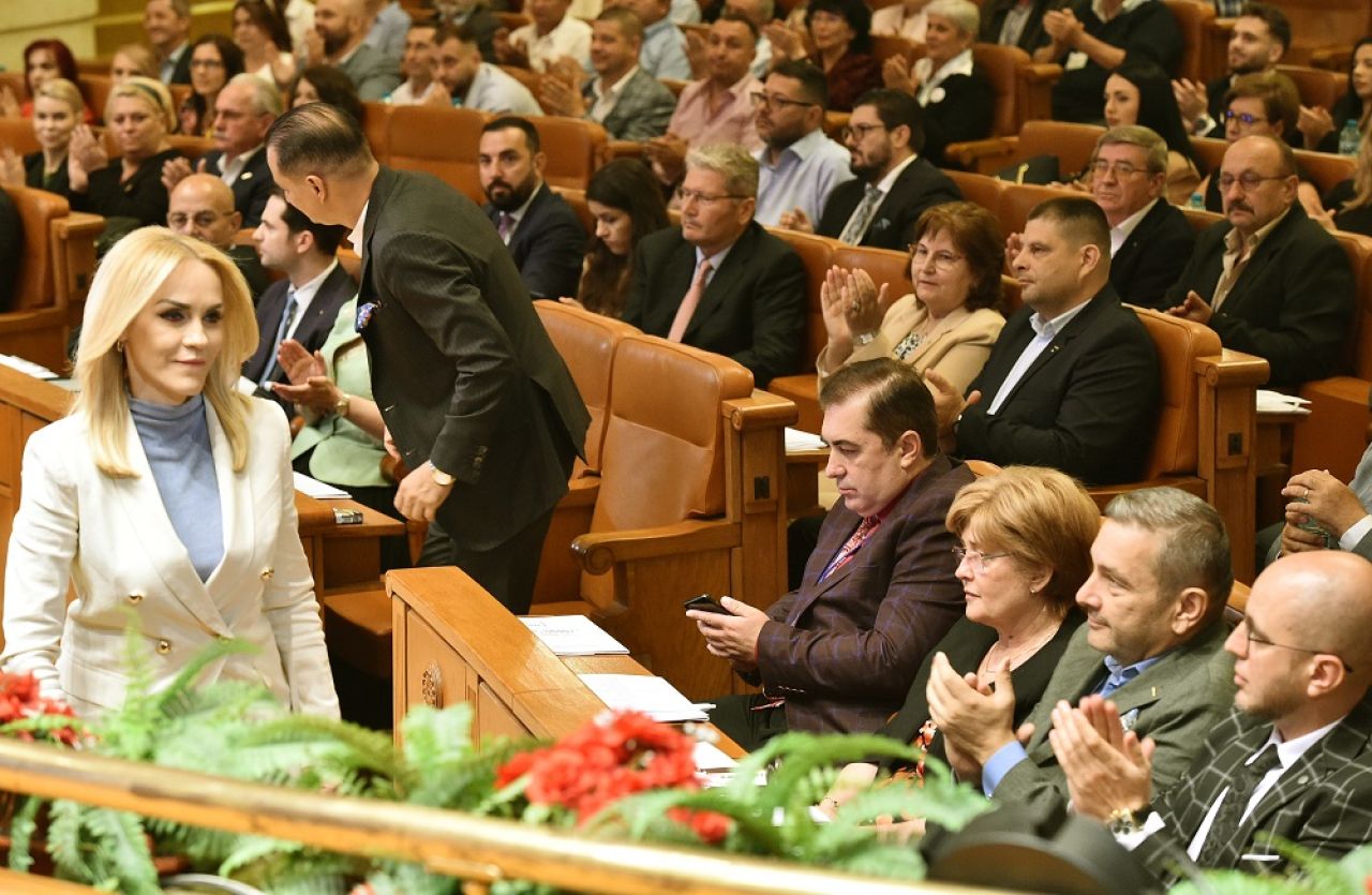 Câți ani de pușcărie au fost prezenți la nunta băiatului Gabrielei Firea, cel cu nota 1,20 la bac: naș a fost Gigi Nețoiu!_6