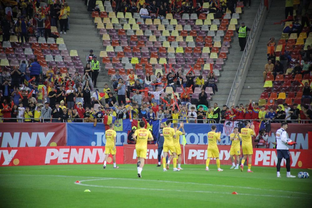 Tricolorii au ieșit la încălzire și au afișat un banner mare! Mesaj pentru copiii aflați pe Arena Națională_8