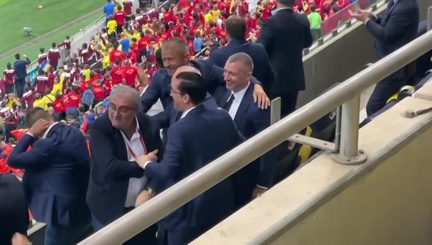 Explozie de bucurie! Cum au reacționat Burleanu și Stoichiță după golul lui Ianis Hagi_6