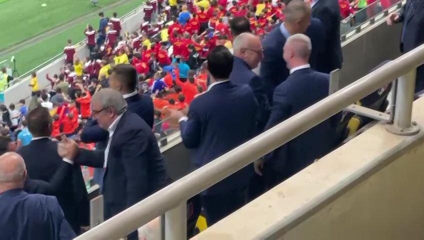 Explozie de bucurie! Cum au reacționat Burleanu și Stoichiță după golul lui Ianis Hagi_8