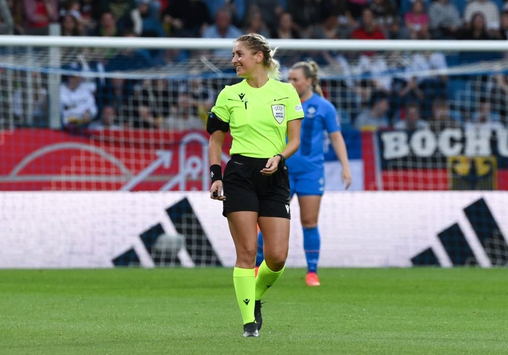 Alina Peșu o va arbitra pe Real Madrid în Champions League!_10