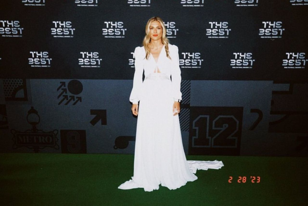 Alexia Putellas de la Barcelona, Messi în rochie_7