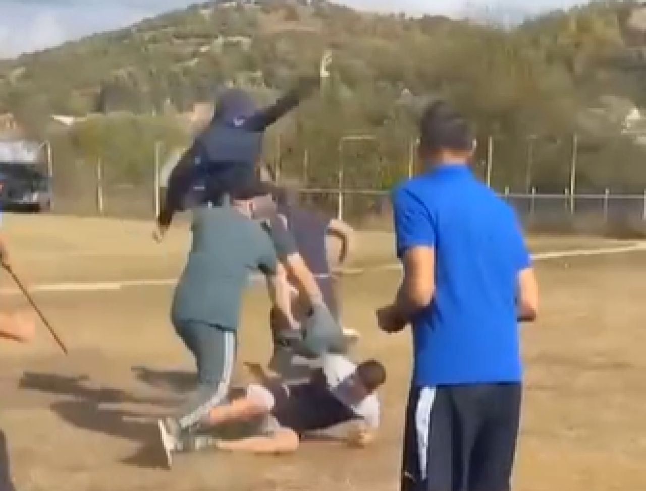 Spiritul de război al lui Decebal nu a pierit! Lupte grele la finalul meciului de Liga 4_1