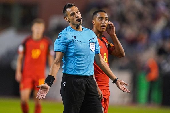 Tragedie în fotbal! Suporteri împușcați înainte de Suedia - Belgia | Echipele nu vor să mai intre pe teren, suporterii nu pot părăsi stadionul_3