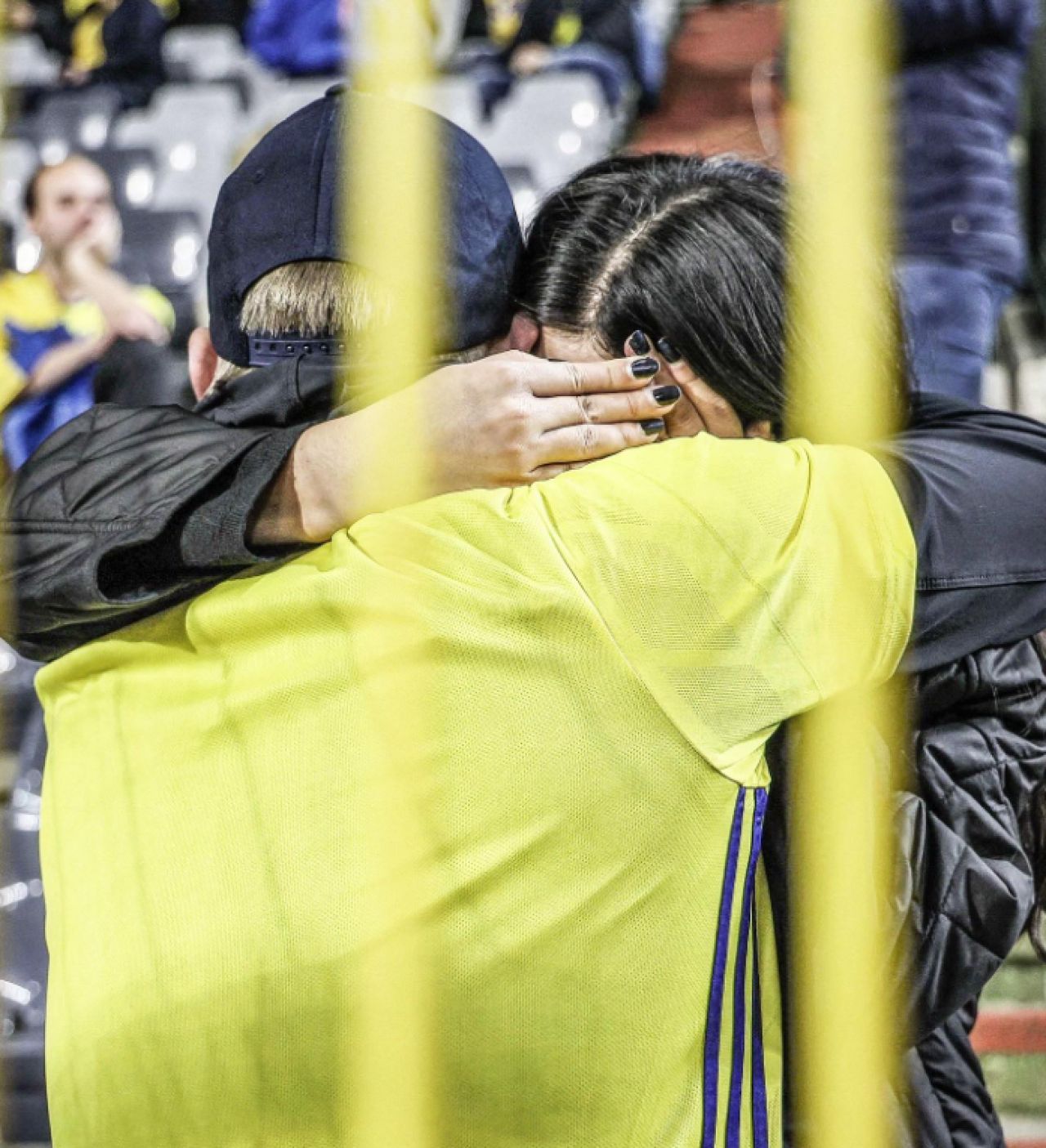 Tragedie în fotbal! Suporteri împușcați înainte de Suedia - Belgia | Echipele nu vor să mai intre pe teren, suporterii nu pot părăsi stadionul_4