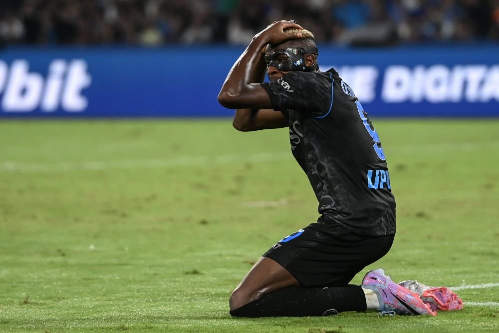 Campioana Napoli, doar pe locul 5 &icirc;n Serie A, primește o nouă lovitură: c&acirc;t va lipsi golgheterul Victor Osimhen