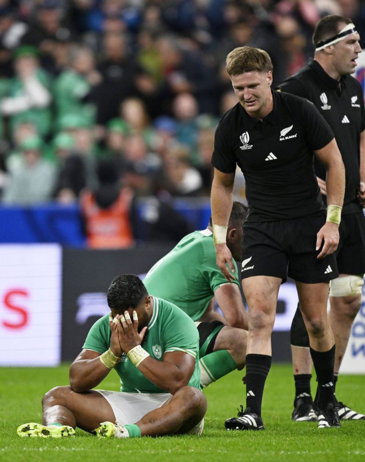 Uriașul devastat de durere. Cum a fost surprins Bundee Aki după eliminarea de la Cupa Mondială de rugby _4