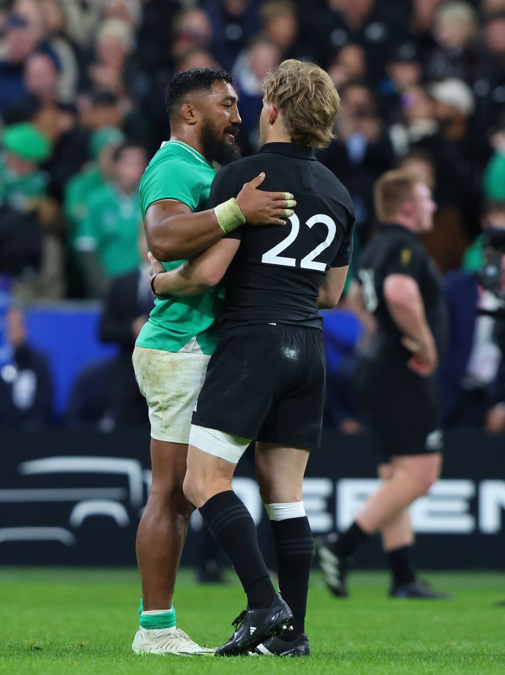 Uriașul devastat de durere. Cum a fost surprins Bundee Aki după eliminarea de la Cupa Mondială de rugby _15