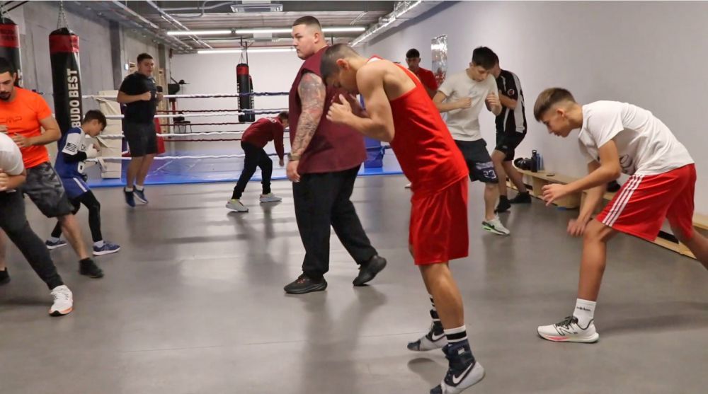 El e cel mai talentat boxer de la Rapid. Are poveste de Rocky, idolul lui e Mayweather, dar e asemănat cu Tyson_2