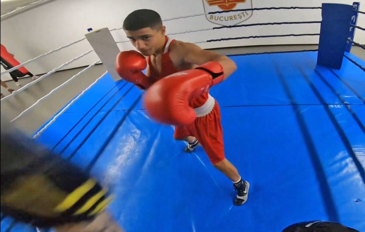 El e cel mai talentat boxer de la Rapid. Are poveste de Rocky, idolul lui e Mayweather, dar e asemănat cu Tyson_6