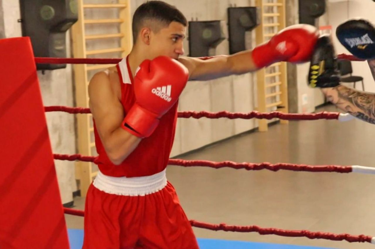 El e cel mai talentat boxer de la Rapid. Are poveste de Rocky, idolul lui e Mayweather, dar e asemănat cu Tyson_9