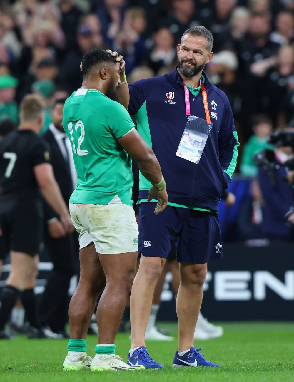 Uriașul devastat de durere. Cum a fost surprins Bundee Aki după eliminarea de la Cupa Mondială de rugby _21