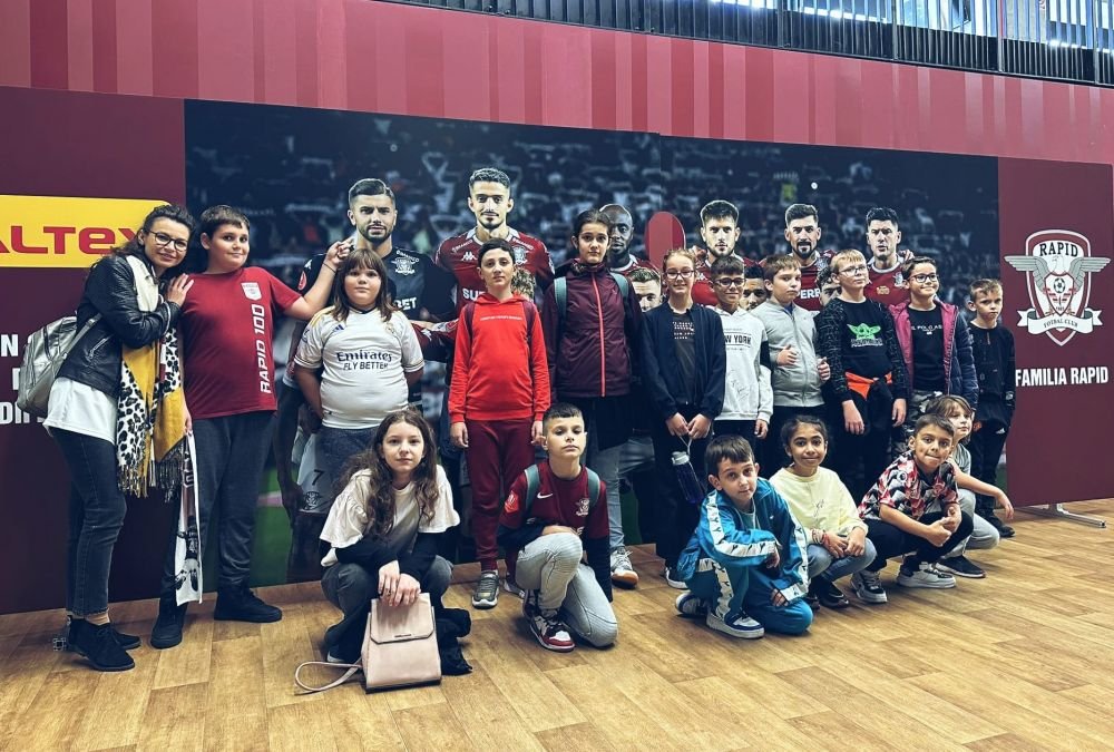Fotbalul și școala merg mână în mână! Gestul superb al Rapidului pentru micii suporteri_5