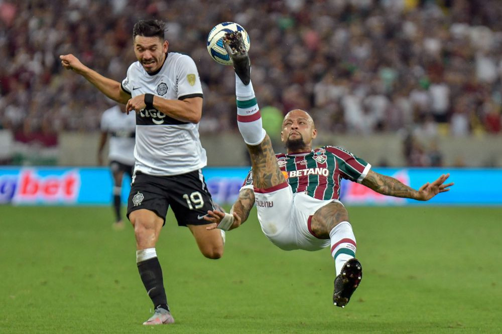 Meci de poveste &icirc;n Brazilia, cu un Marcelo fabulos! Cu doi eliminați și condusă cu 3-1, Fluminense a reușit egalarea &icirc;n finalul partidei cu Corinthians