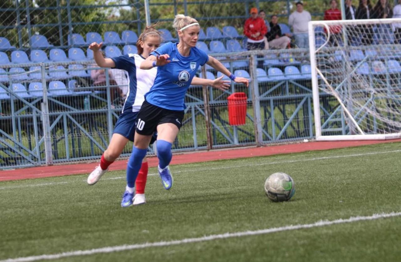 După 0-8 cu Austria, naționala U17 a scăpat ceva mai ieftin cu Germania! Cum arată selecționera Nina Anca_14
