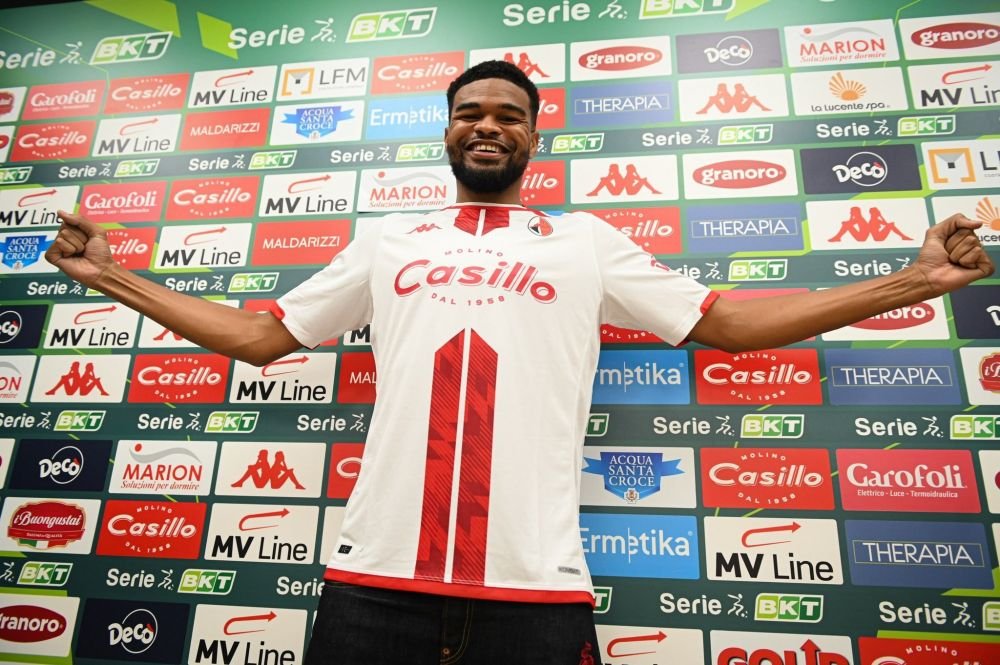 Noul antrenor al lui Bari i-a decis soarta lui Malcom Edjouma! Ce se întâmplă cu fostul jucător al FCSB_3