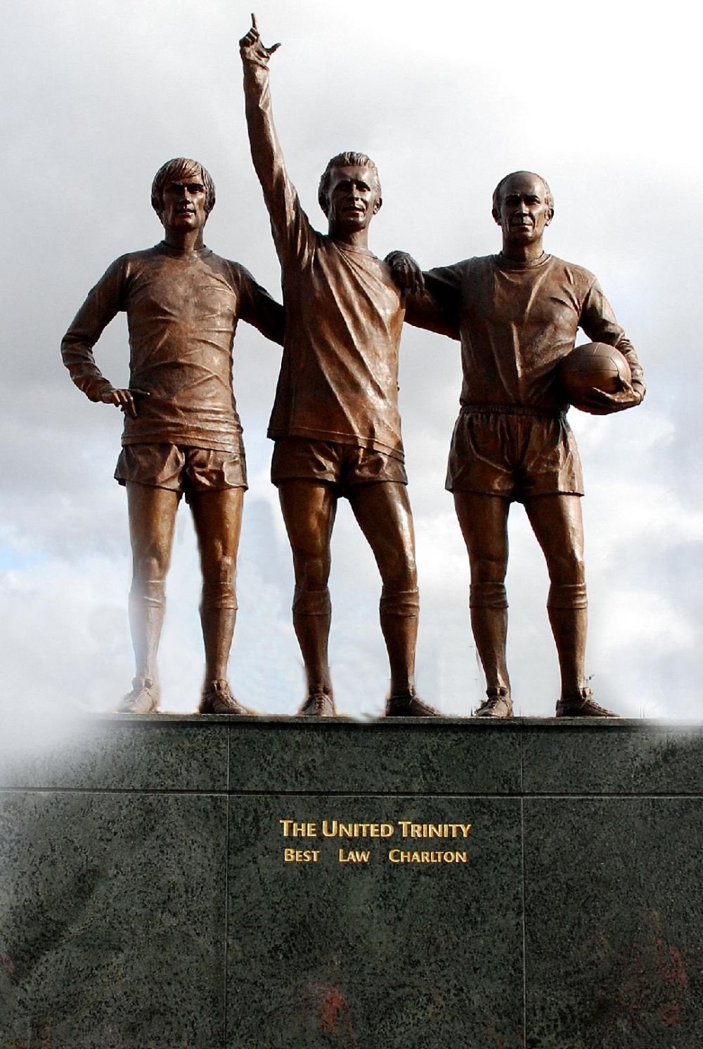 Cătălin Oprișan face o plecăciune în fața gloriei de la Manchester United. Sir Bobby Charlton: de la ”The Busby Babes” la ultimul supraviețuitor al tragediei de la München_3
