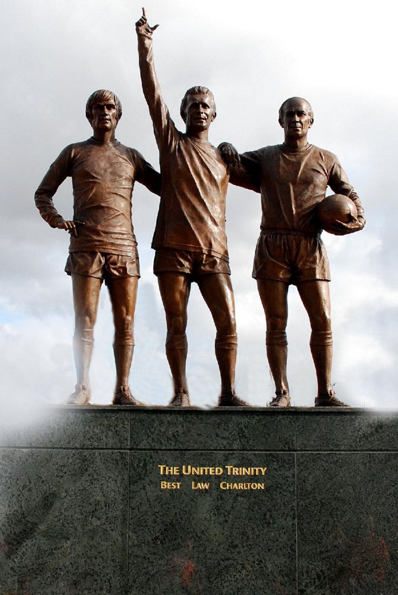 Cătălin Oprișan face o plecăciune în fața gloriei de la Manchester United. Sir Bobby Charlton: de la ”The Busby Babes” la ultimul supraviețuitor al tragediei de la München_3