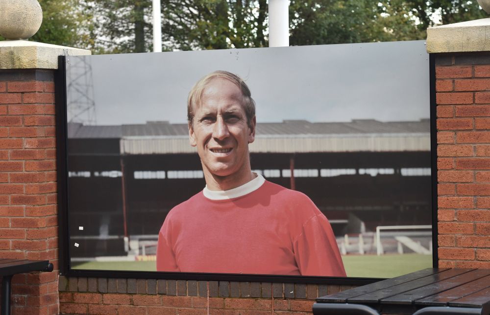 Cătălin Oprișan face o plecăciune în fața gloriei de la Manchester United. Sir Bobby Charlton: de la ”The Busby Babes” la ultimul supraviețuitor al tragediei de la München_1