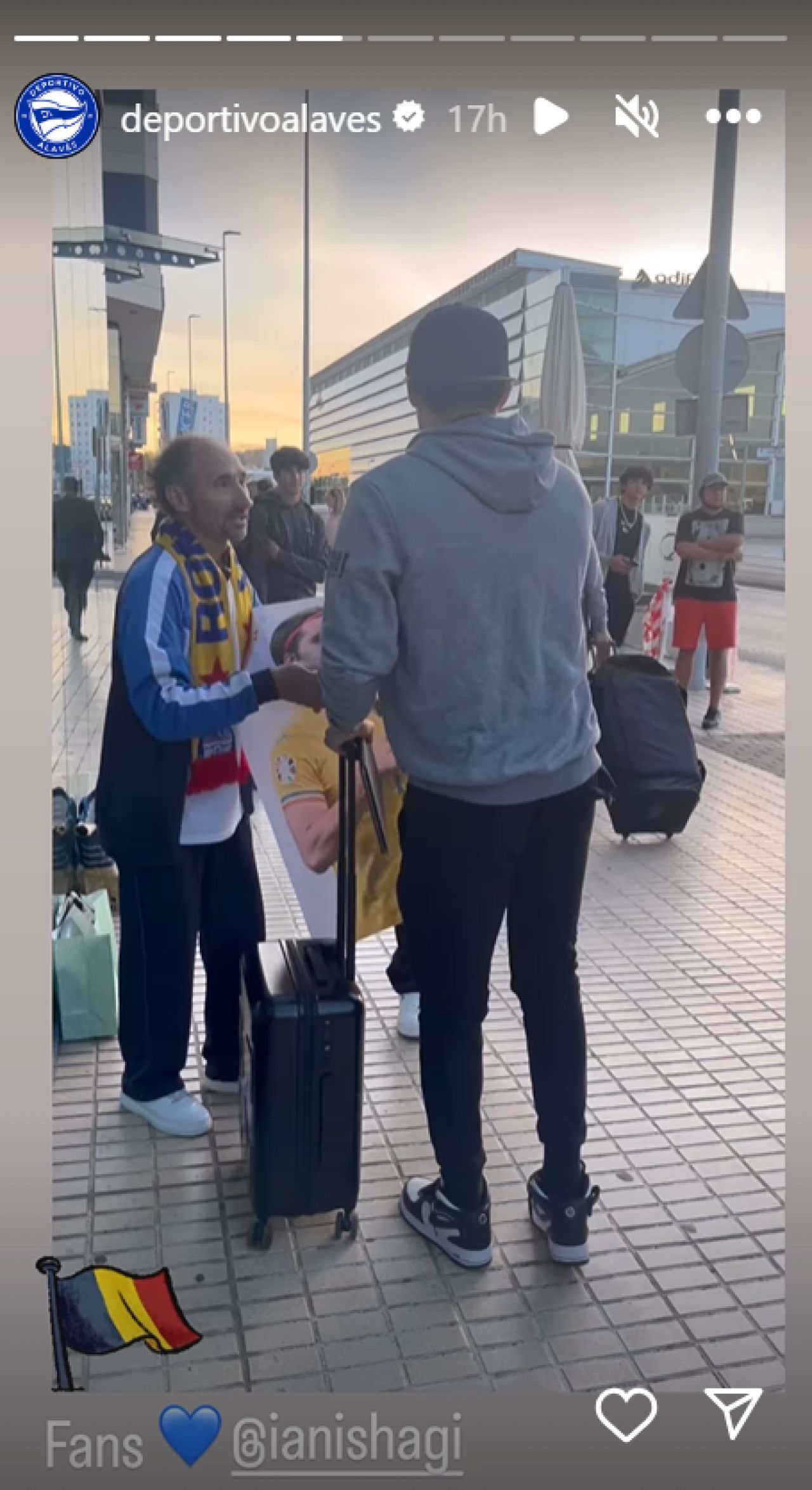 Ianis Hagi, asaltat de fani în Spania_8