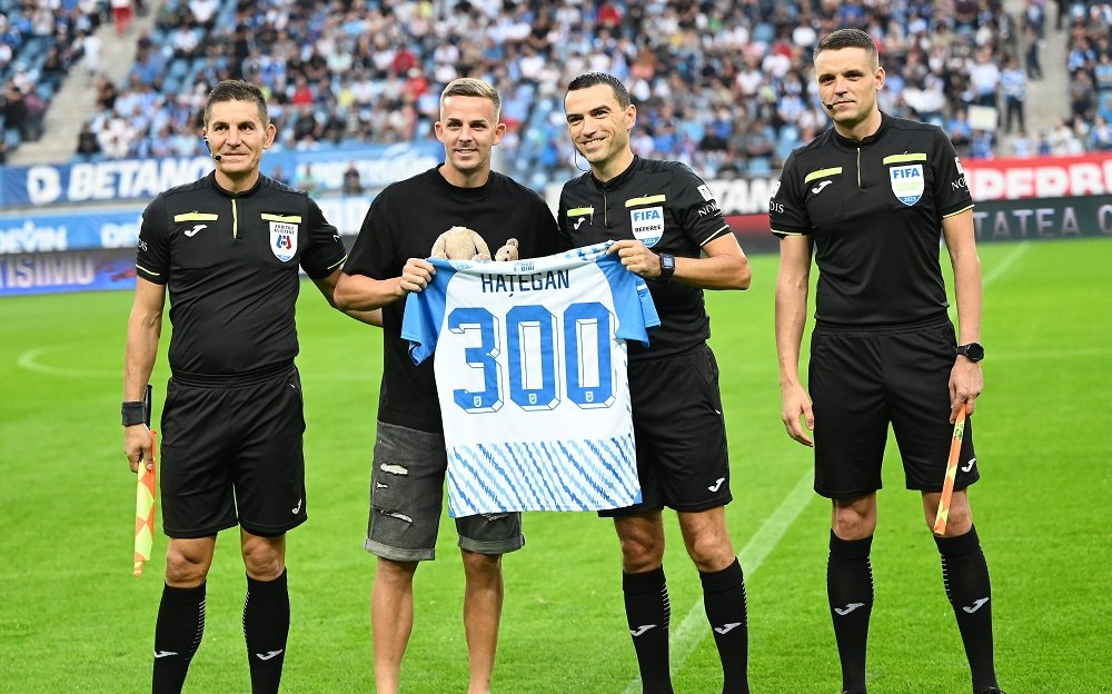 Univ. Craiova și Petrolul Ploiești i-au pregătit două cadouri lui Ovidiu Hațegan, care e la meciul #300 din cariera sa_5