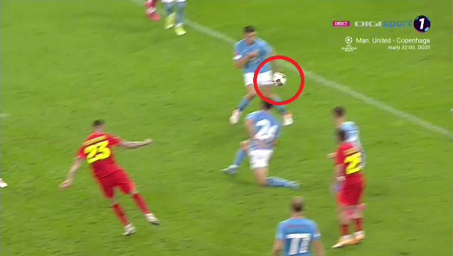 I-a spart ceasul , dar arbitrul nu a dictat penalty! Fază controversată &icirc;n FCSB - FC Voluntari