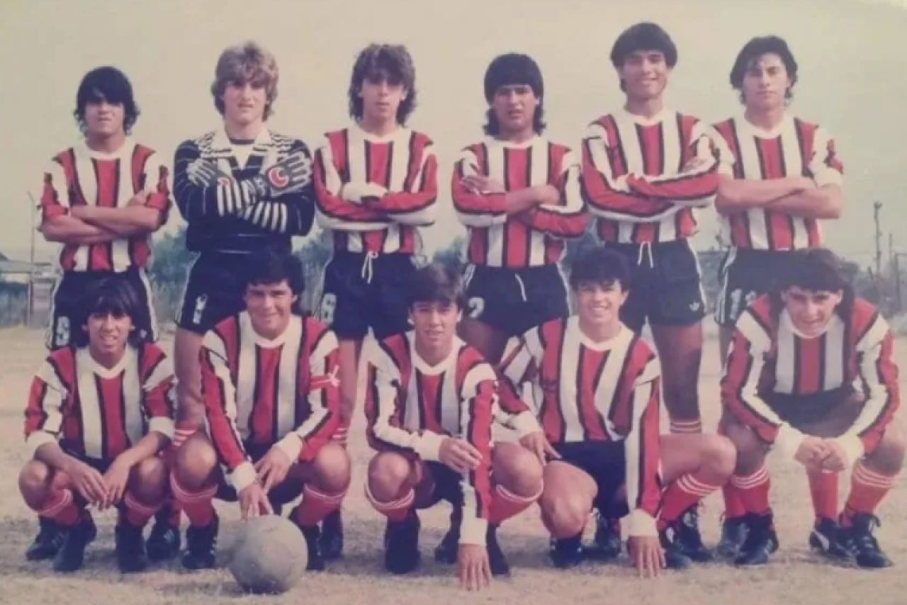 Javier ”El Loco” Milei, fost fotbalist și cântăreț rock, la un pas să devină președintele Argentinei!_2