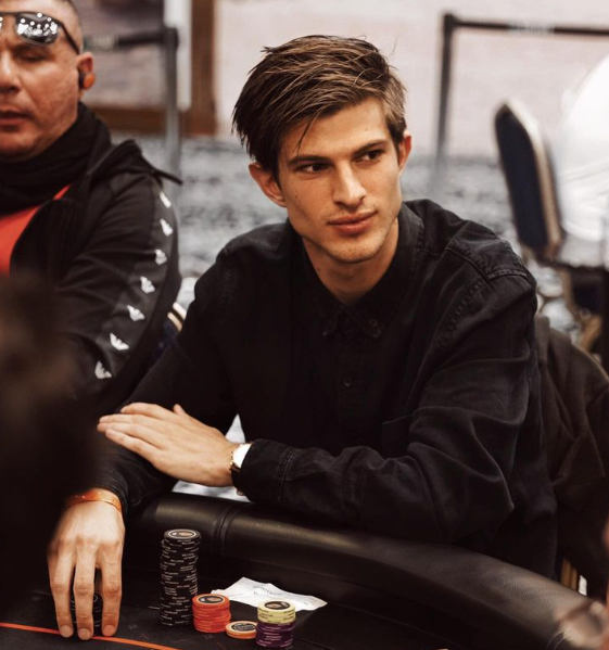 „Nu mai aveam bucuria de a juca!” Fotbalistul care s-a retras la doar 21 de ani și acum câștigă milioane din poker_2