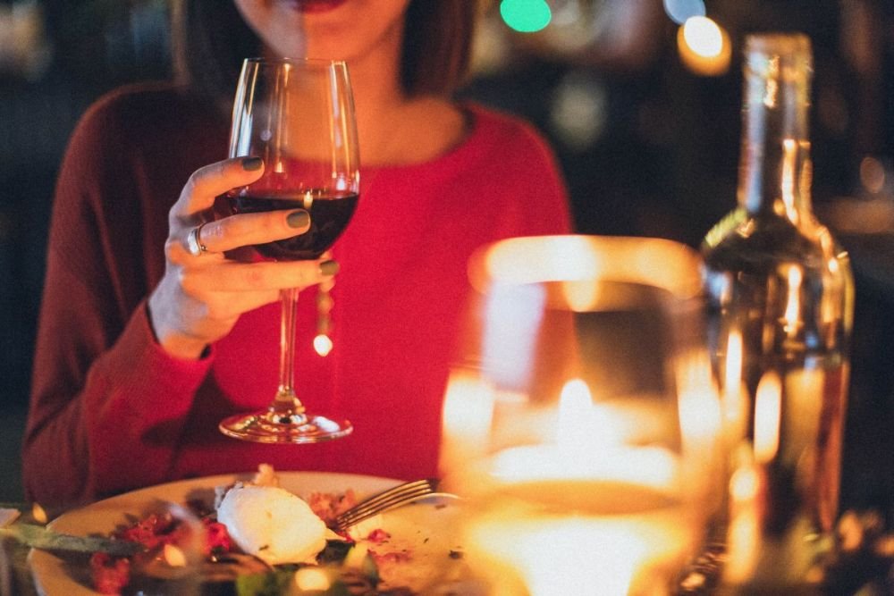 (P) Mica plăcere vinovată: iată ce băuturi alcoolice nu &icirc;ți afectează dieta!