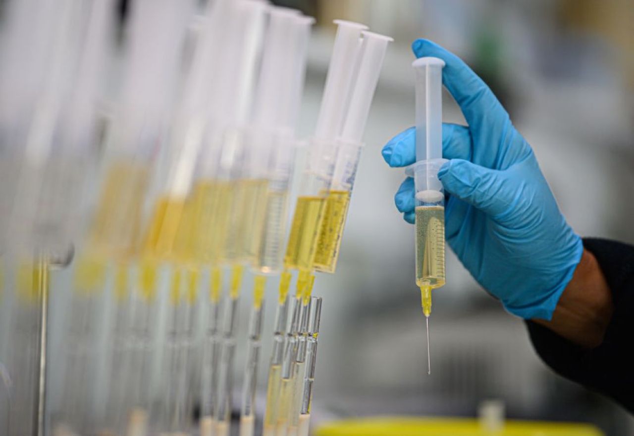 Primul caz de doping virtual! Un ciclist italian a fost suspendat după ce a concurat din propriul garaj_3
